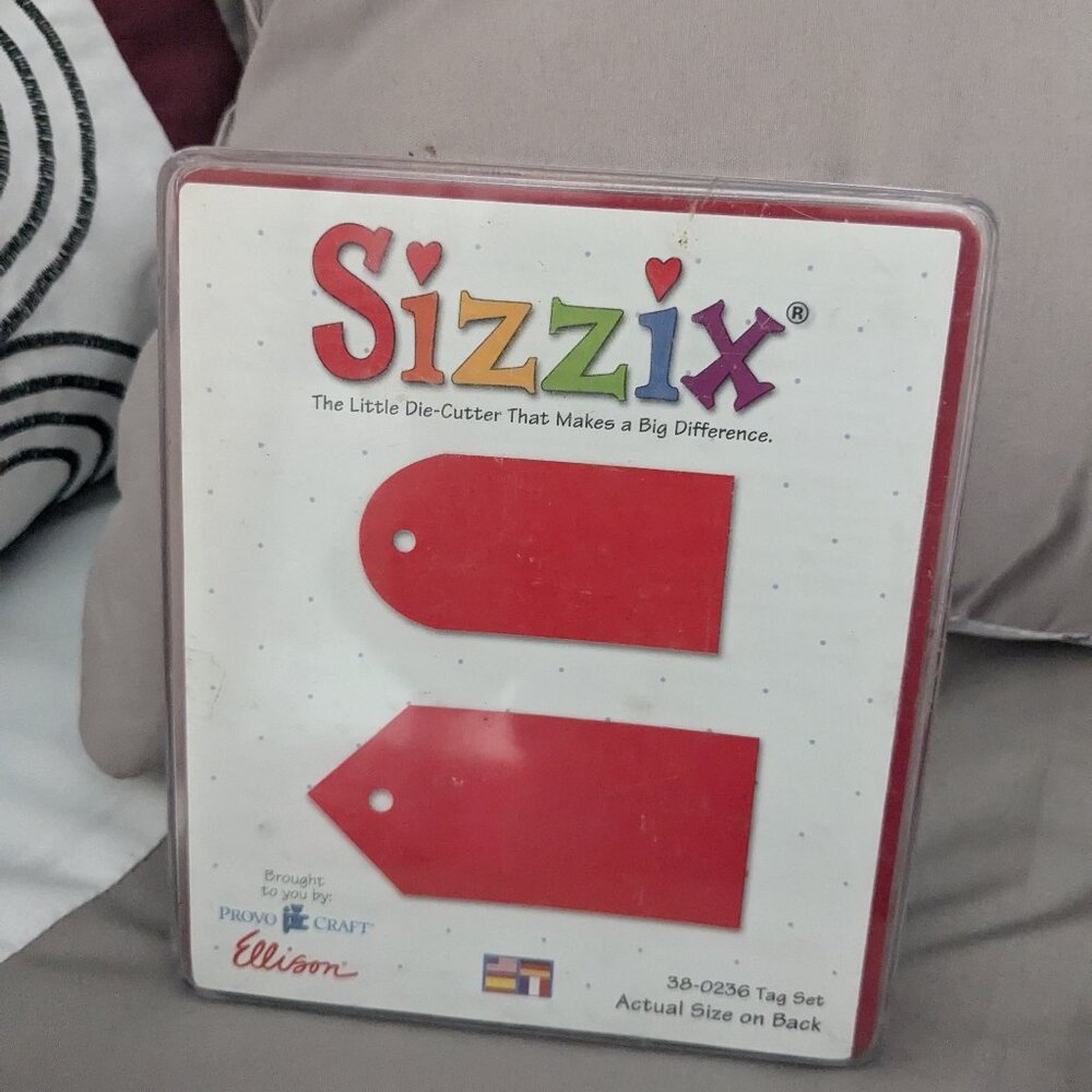 Sizzix Red Die, Tag Set 38-0236